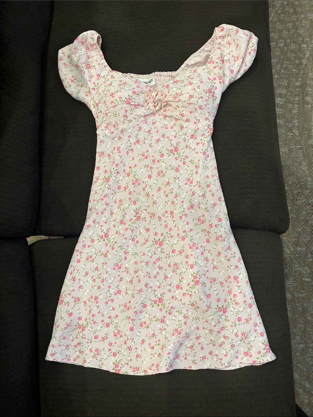 No Boundaries Pink Floral  Puff Sleeve Dress. Never worn. Excellent condition